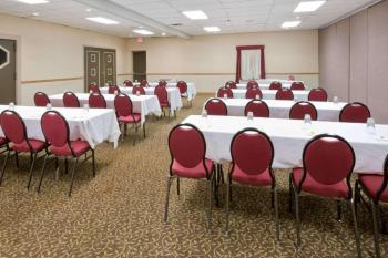 Days Inn by Wyndham Batavia Darien Lake Theme Park Main image